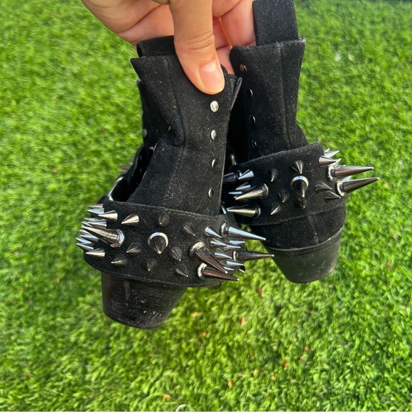 YRU- Black Cowboy Laso Spiked Booties Size 7 - Picture 4 of 9